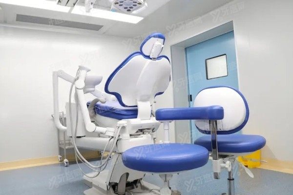 2025年穗华口腔医院矫正牙齿价格表