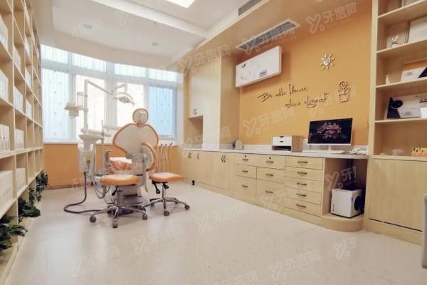 成都新桥口腔医院衣冠庙店医生介绍