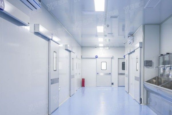 西安双宝口腔医院种植牙多少钱