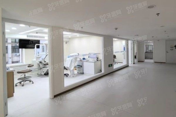 赤峰欢乐口腔几个诊室