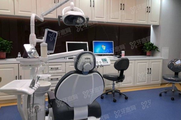 沈阳欢乐口腔医院正畸医生