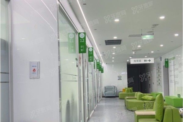 苏州英博口腔医院牙齿矫正医生介绍