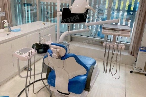 西安莲湖中诺口腔医院急诊时间