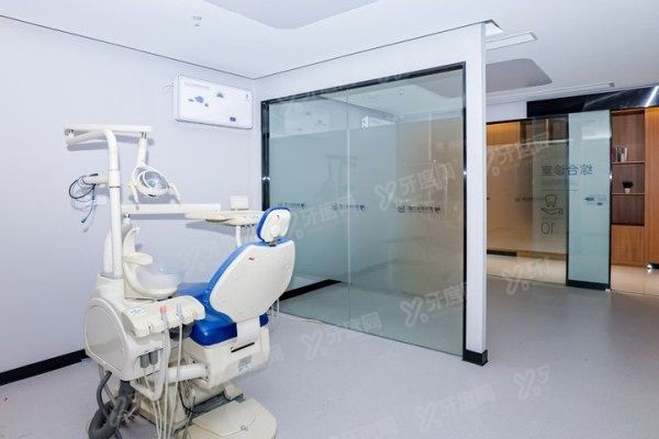 武汉清华阳光口腔医院种植牙医生介绍 武汉清华阳光口腔医院种植牙医生介绍