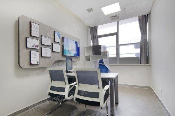 镇江瑞康医院口腔科牙齿矫正医生