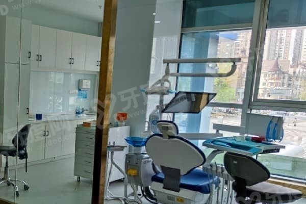 重庆臻时代口腔医院种植牙哪个医生好,重庆臻时代口腔医院种植牙多少钱